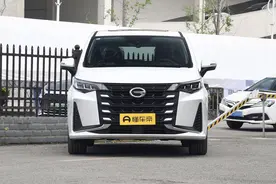15万级紧凑MPV怎么选？1.5T动力+7座布局，解读传祺M6、大通G50图片