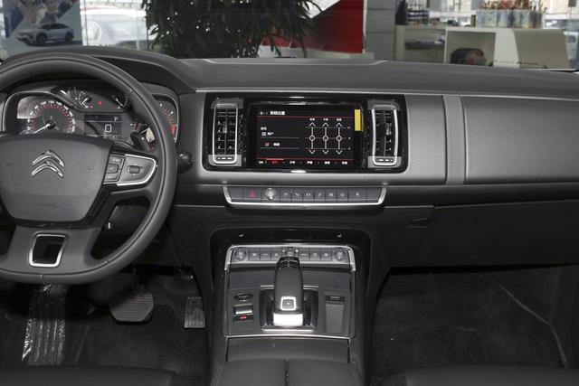 雪铁龙C6|拥有法国总统座驾光环的荣誉，为什么依旧不出彩？