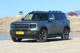 15万级混动SUV，150km纯电续航，带拖车资质，开起来怎么样？图片