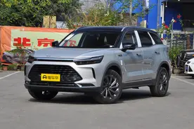 详解北京X7：价格亲民，颜值高，空间大？图片
