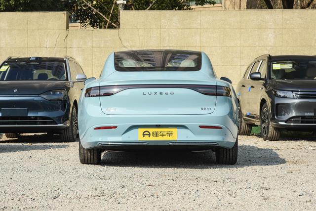 新款智界S7上市