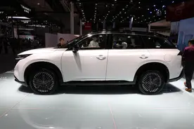 定位中大型SUV，标配英菲尼迪QX60同款引擎，爆252马力，日产探陆图片