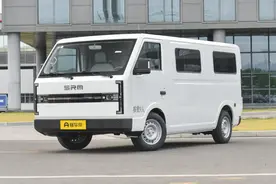 新车｜售价9.88万元起，配侧滑门/提供9座，SRM鑫源E3L客运版上市图片