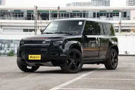 新车 | 升级娱乐互联系统，2025款路虎卫士V8车型到店，售126.6万起图片
