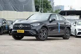 新车 | 搭8295芯片/第三代车机/售48.95万起 新款奔驰GLC轿跑SUV到店图片