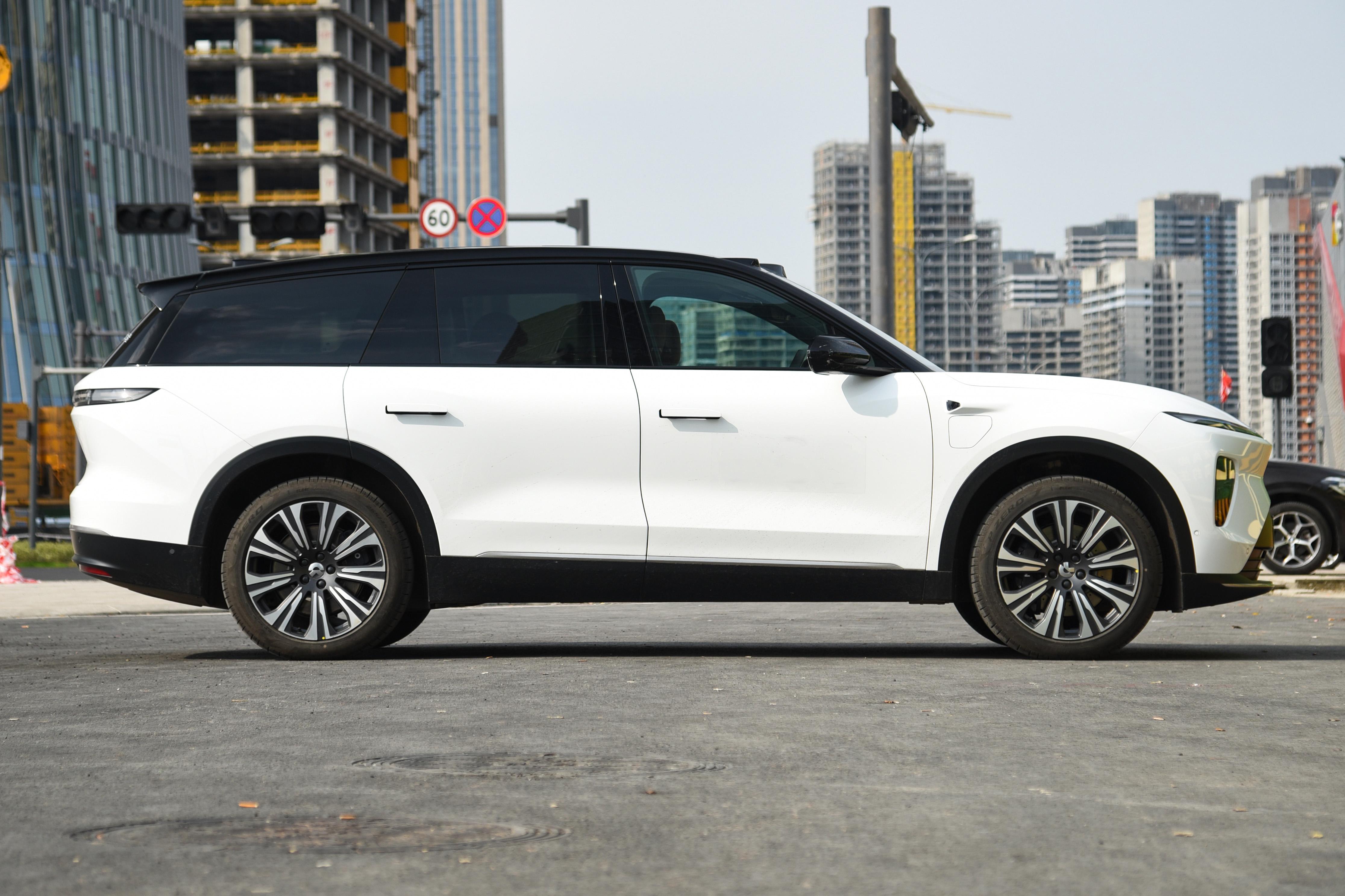 全新蔚来ES8 2026款 7座行政豪华版_蔚来es8_蔚来ES8与前代车型对比