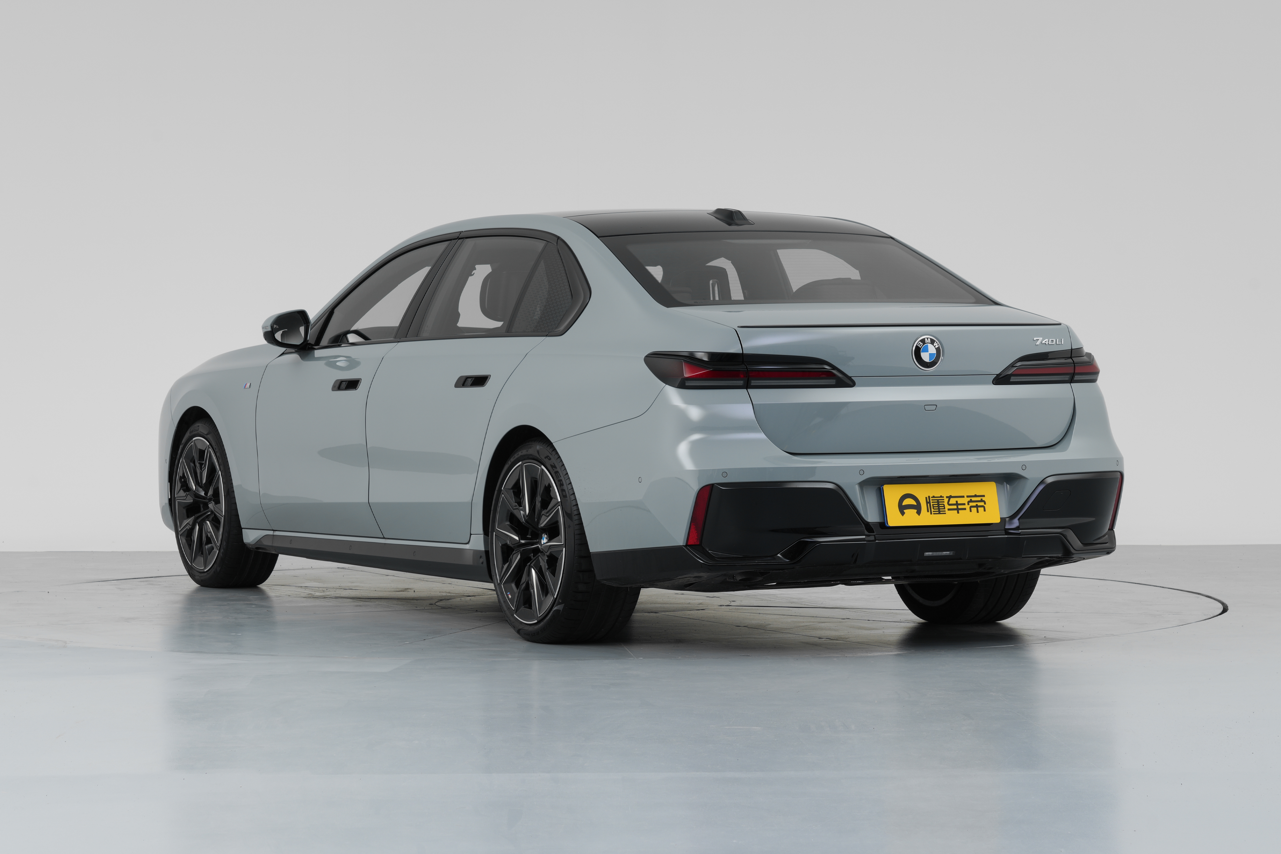 宝马7系全系标配夹层玻璃_宝马新5系钥匙是标配吗_2026款宝马7系配置升级