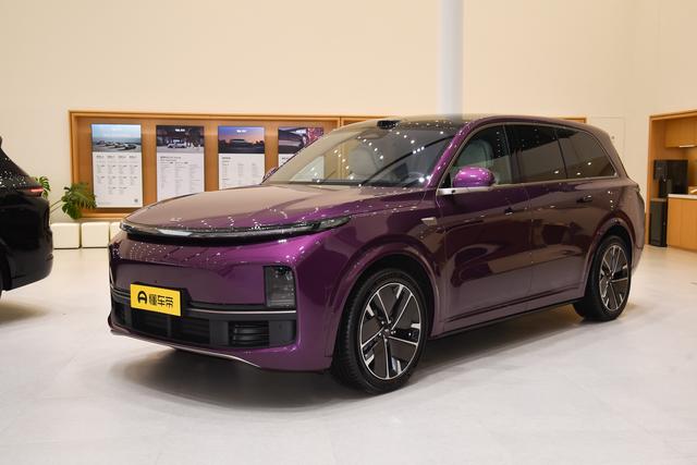 问界M9全新配色将于9月23日发布