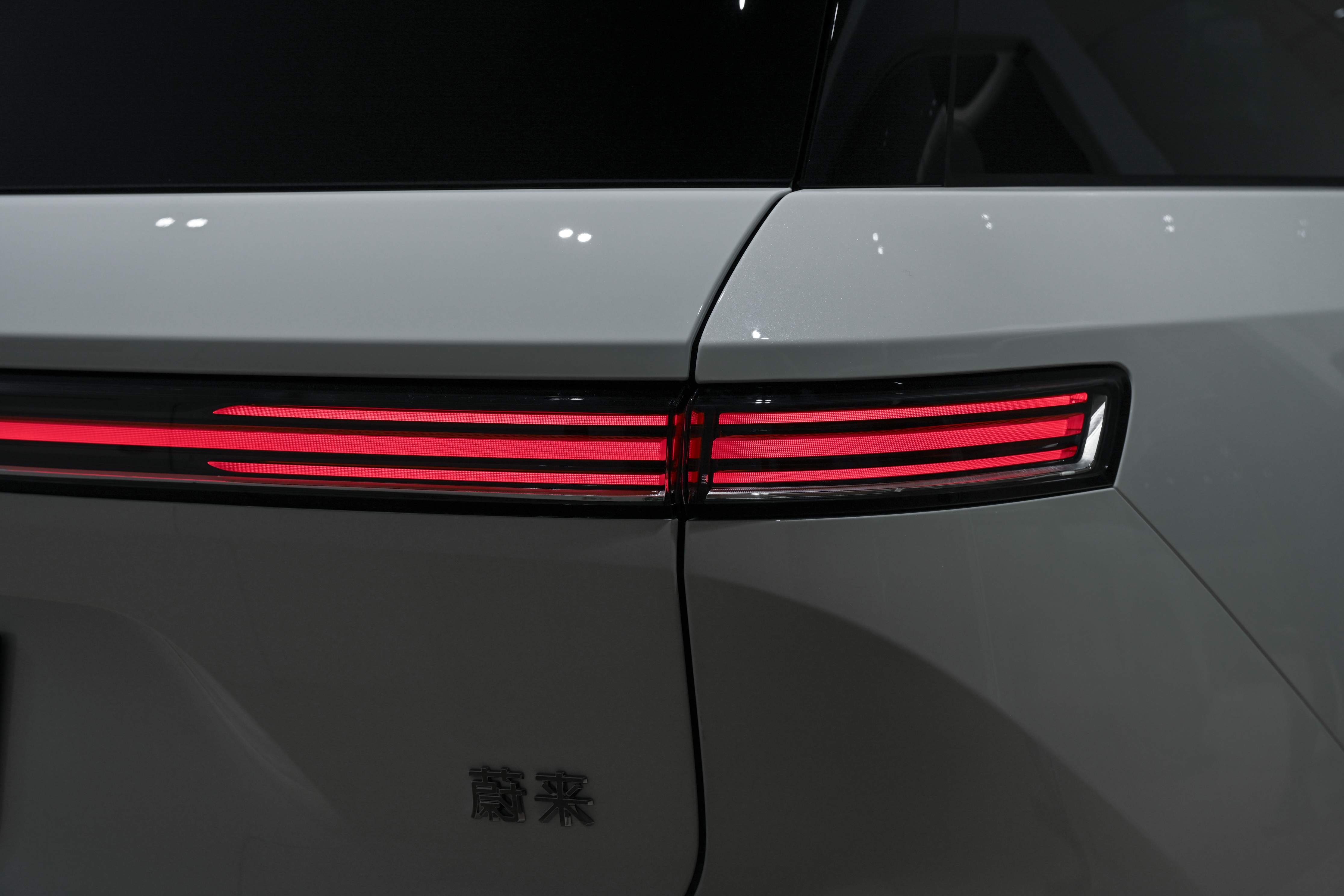 全新蔚来ES8 2026款 7座行政豪华版_蔚来es8_蔚来ES8与前代车型对比