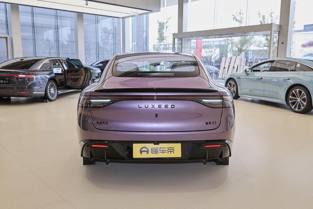 新款智界S7上市