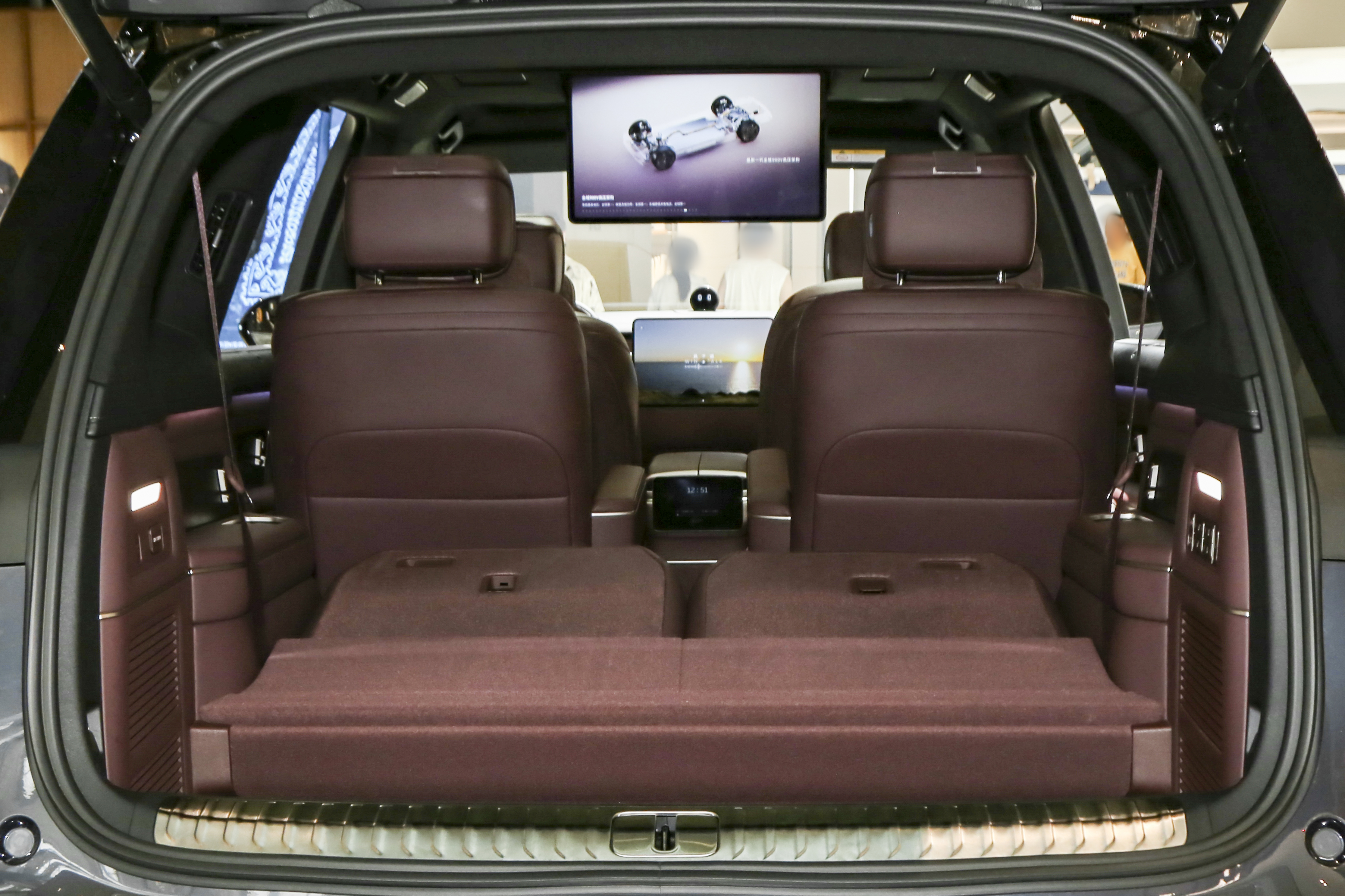 蔚来es8_蔚来ES8与前代车型对比_全新蔚来ES8 2026款 7座行政豪华版