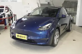 买电车还是买油车？特斯拉Model Y对比林肯航海家图片