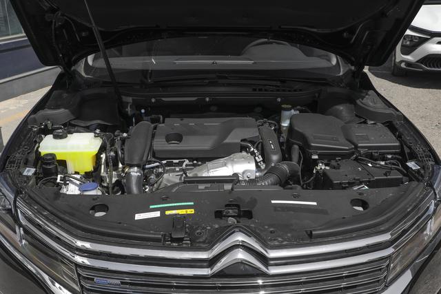 雪铁龙C6|拥有法国总统座驾光环的荣誉，为什么依旧不出彩？