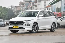 五菱凯捷 280T 旗舰型：售12.58万，2+2+2座椅布局，值得买吗？图片