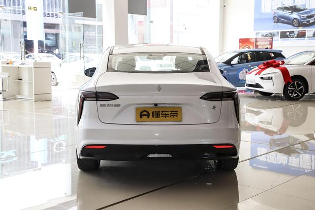 试驾雷诺江铃集团羿2023款长续航劲动版，城市驾驶也能稳稳当当