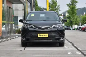 降价果然有效！月销8107台，大七座MPV，2.5L混动，广汽丰田赛那图片