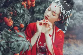 小说：三个奇葩儿媳整日吵不停，婆婆劝架反被骂：你是最大的奇葩图片