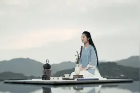 小说：小丫头撒娇求舅舅带她到码头，听说每个月都有海货，她乐了图片