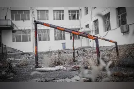 小说：两人一唱一和忽悠我组队合作，我不乐意又惹不起只能干笑图片