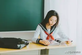 小说：校花与穷小子打赌，输了随他处置，不料成绩一公布：想哭图片