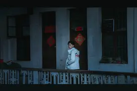 小说：警察姐姐能不能帮我奶一下孩子？图片