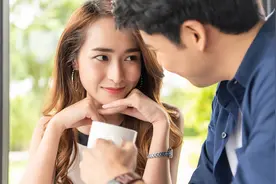 小说：两人已经成亲，却偏要分床睡，身为丈母娘的她怒了图片