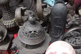 小说：苏暖暖一家摆摊卖包子馒头，生意不错图片