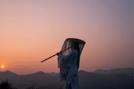 小说：他娶了媳妇忘了娘，被人说是白眼狼，背后原因让人心酸图片