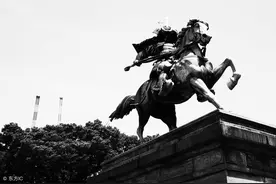 小说：大哥朱雄英真是好人，房子说送就送图片