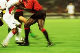 小说：他全省冠军AD，职业青训队，小伙：SOLO不？五万一把图片