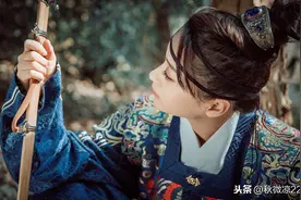 小说：魔青蚺浑身是宝，内宗弟子想要占为己有？小伙一秒教他做人图片