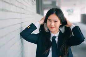 乖乖女爱上不良少年，第一次心动，反应太真实了图片