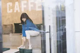 小说：她在国外生下三胞胎，交付朋友看管，自己则是回国夺回一切图片