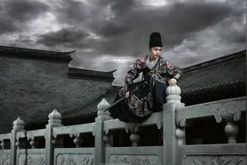 “龙王“暴毙，总捕头笑面神鹰能否缉获真凶？图片