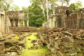 小说：抓到顽固不化的女刺客，我直接让士兵到外边排队！图片