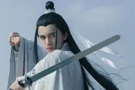 小说：傻庶女上桌吃饭边吃边打包，气煞老太太图片