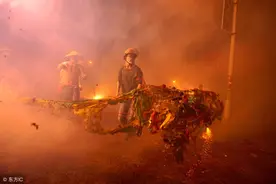 小说：三国第一猛将，率一千兵马向七十万大军发起冲锋，大破袁术图片