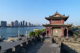 小说：一朝穿越回明朝，他变成了正德皇帝流落民间的皇子图片
