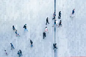 小说：来的人太多，烤肉烤不完，烤得怀疑人生！图片