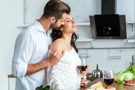 小说：大冒险我输了打陌生号码当众表白，然而意料之外的事情发生图片