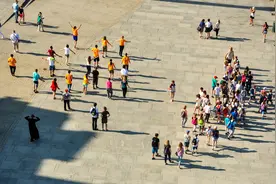 小说：老婆讲述了件发生在闺蜜身上的趣事，我听了却另有感慨图片