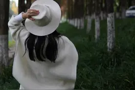 生不见人死不见尸！女儿失踪后父母苦寻五年，最终举行追悼仪式图片