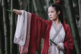 小说：果然！女人对帅哥犯花痴的本性，从古至今未变图片