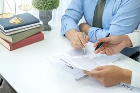 这几个不起眼的小玩意儿，居然能拍出800万天价？图片