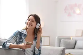 小说：重逢后她报复心爱之人：恨来恨去只是恨你不够爱我图片