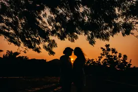 小说：你等着，我背后有人，我叫国研所的来。图片