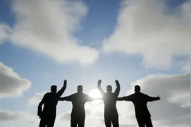 故事：男孩为向父母证明自己的能力，居然独自开货车横跨美国图片