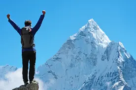 星爷演艺生涯重要转折点，在贵人的帮助下，星爷开启他的巨星之旅图片