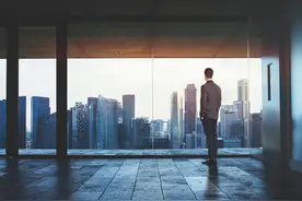 小说：小伙用朱砂在孩子额头画符，完成最后一笔时，孩子眼睛放光图片