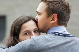 小说：前妻上门找赘婿，看到他后笑了：早知道你这野狗配不上凤凰图片